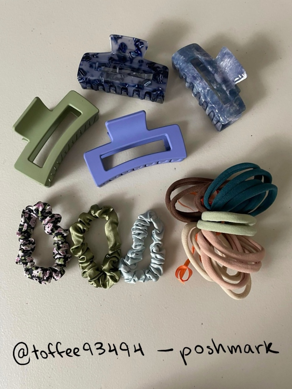 Assorted Hair Claw Clips & Hair Ties